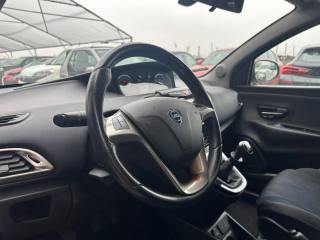 LANCIA Ypsilon usata, con Autoradio