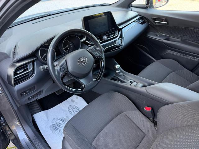 TOYOTA C-HR usata, con Autoradio digitale