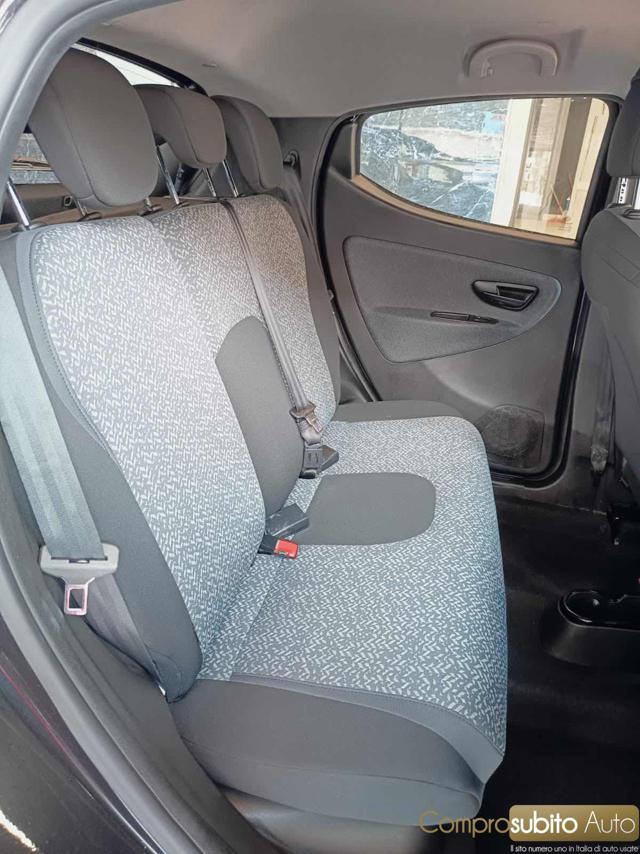 LANCIA Ypsilon usata, con Park Distance Control
