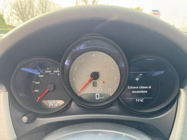 PORSCHE Macan usata, con USB