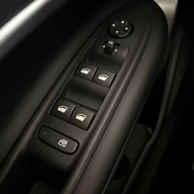 JEEP Avenger usata, con Bracciolo