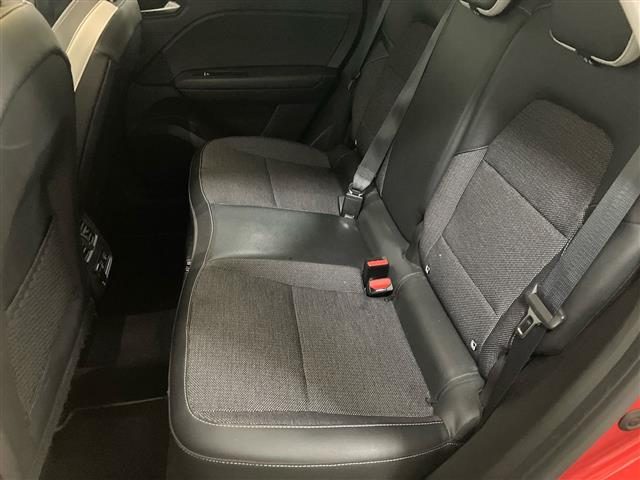 RENAULT Captur usata, con Volante in pelle