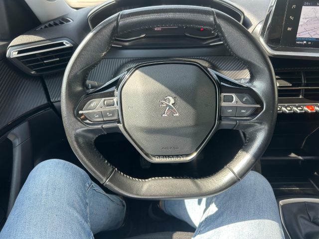 PEUGEOT 2008 usata, con Controllo automatico clima