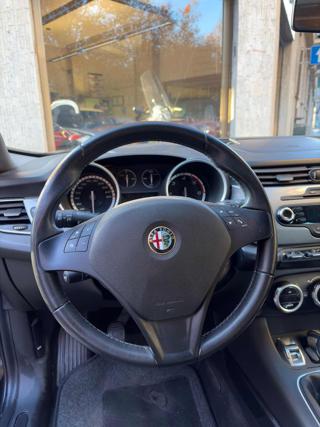 ALFA ROMEO Giulietta usata, con Autoradio