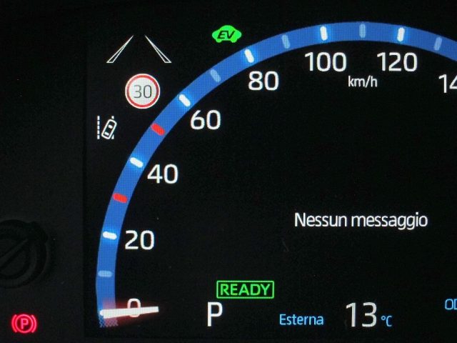 TOYOTA Yaris Cross usata, con Sensore di luce