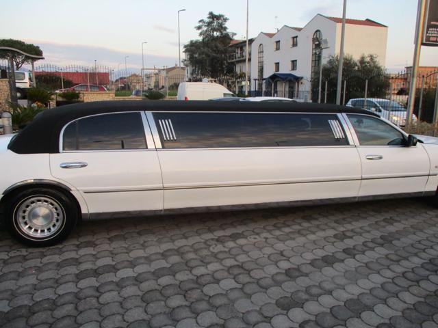 LINCOLN Town Car usata 13