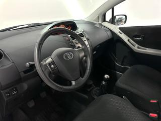 TOYOTA Yaris usata, con Boardcomputer