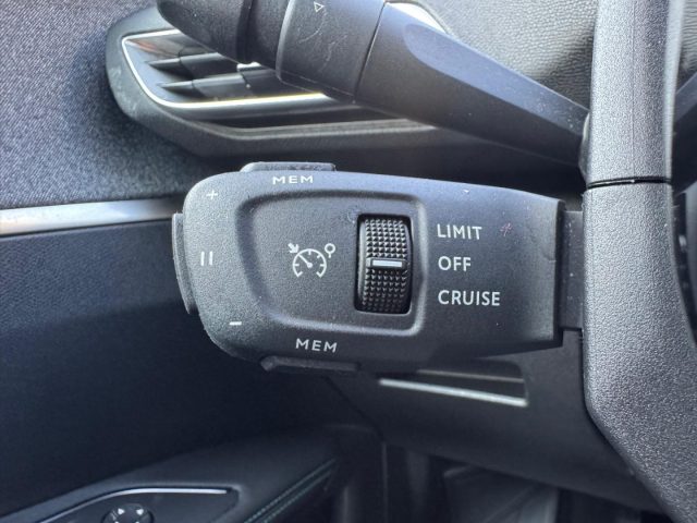 PEUGEOT 3008 usata, con Controllo automatico clima