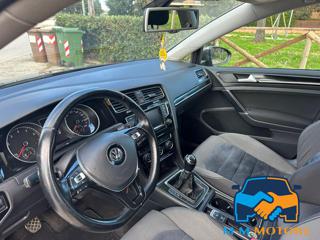 VOLKSWAGEN Golf usata, con Autoradio