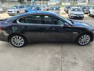 JAGUAR XF usata, con Autoradio