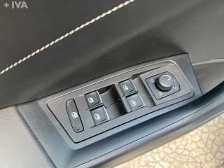 VOLKSWAGEN T-Roc usata 19