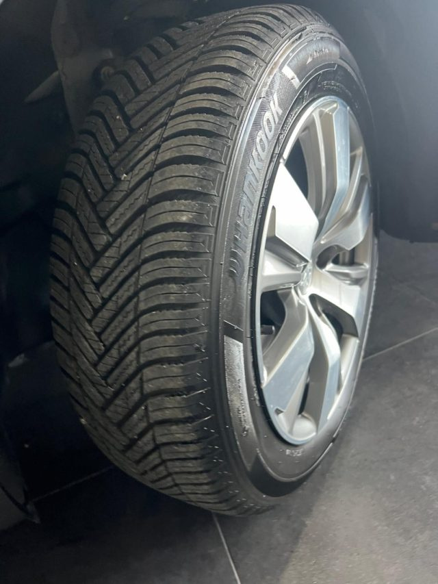 PEUGEOT 2008 usata, con Cruise Control