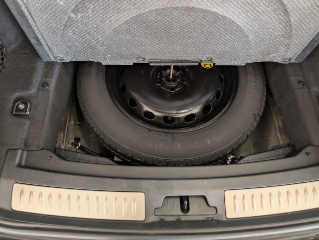 LAND ROVER Range Rover Velar usata, con Climatizzatore