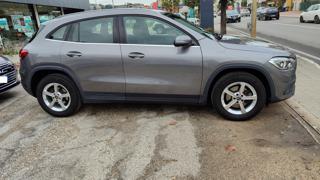 MERCEDES-BENZ GLA 180 usata, con Airbag