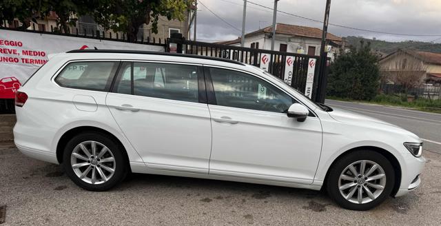 VOLKSWAGEN Passat Variant usata, con Airbag testa