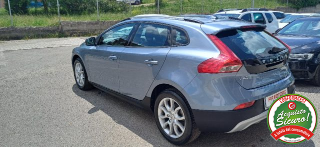 VOLVO V40 Cross Country usata, con Alzacristalli elettrici
