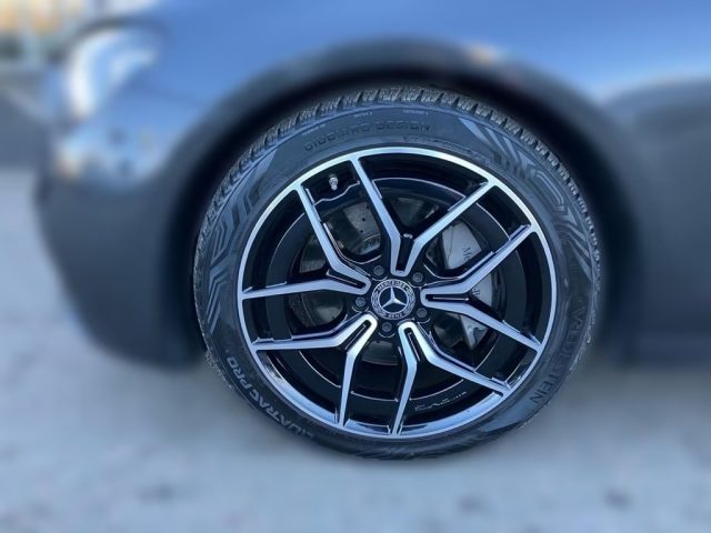 MERCEDES-BENZ E 220 usata, con Cerchi in lega