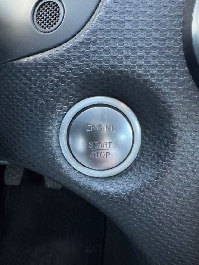 MERCEDES-BENZ A 180 usata, con Controllo trazione