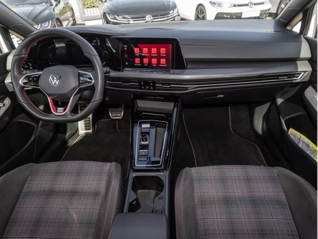 VOLKSWAGEN Golf usata, con Autoradio