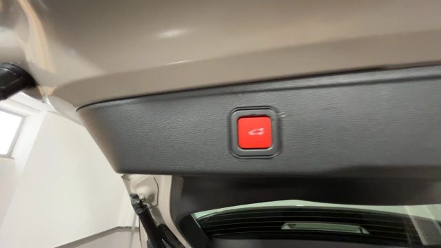 JEEP Avenger usata, con Bluetooth