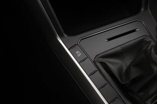 VOLKSWAGEN Taigo usata, con USB