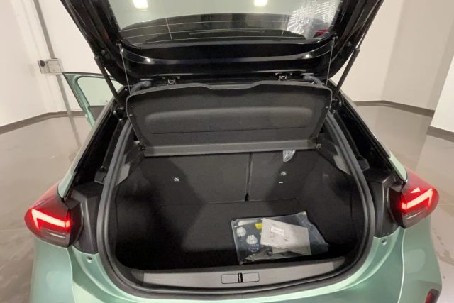 OPEL Corsa usata, con Volante in pelle