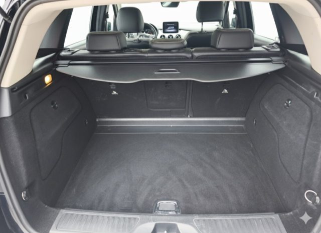 MERCEDES-BENZ B 180 usata, con Cronologia tagliandi