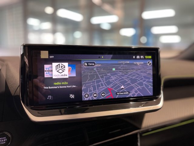 PEUGEOT 2008 usata, con USB