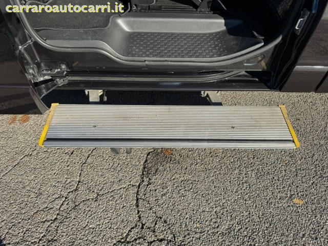 OPEL Vivaro usata, con Isofix