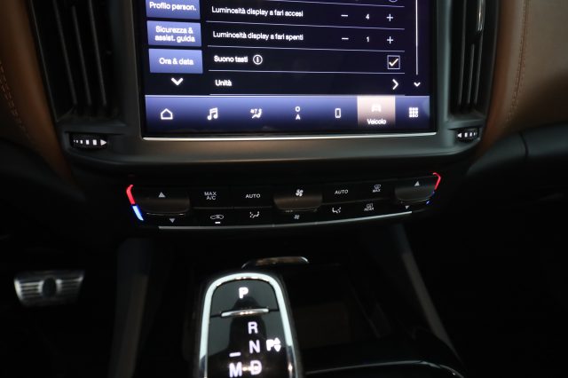 MASERATI Levante usata 12