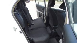 TOYOTA Yaris usata 64