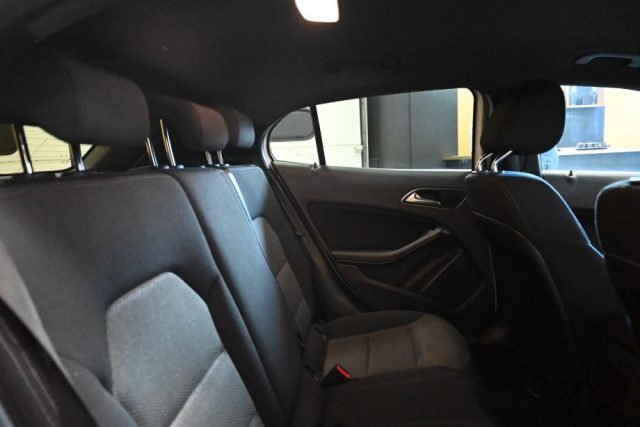 MERCEDES-BENZ GLA 180 usata 36