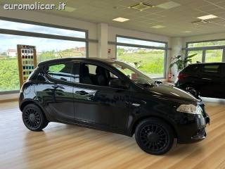 LANCIA Ypsilon usata, con Autoradio