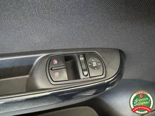 OPEL Corsa usata, con Vetri oscurati