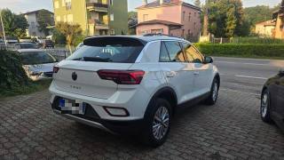 VOLKSWAGEN T-Roc usata, con Autoradio