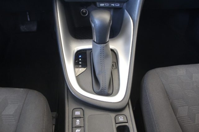 TOYOTA Yaris usata, con Volante in pelle