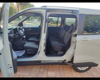 FORD Tourneo Courier usata, con Airbag testa