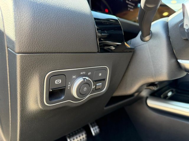 MERCEDES-BENZ GLA 180 usata, con Controllo trazione