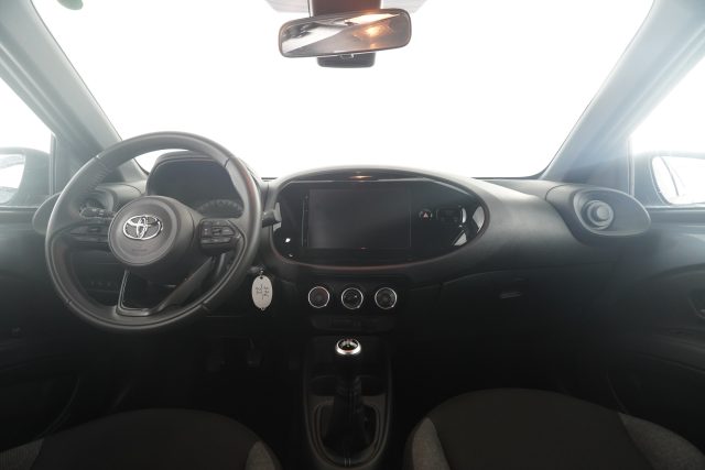 TOYOTA Aygo X usata 10