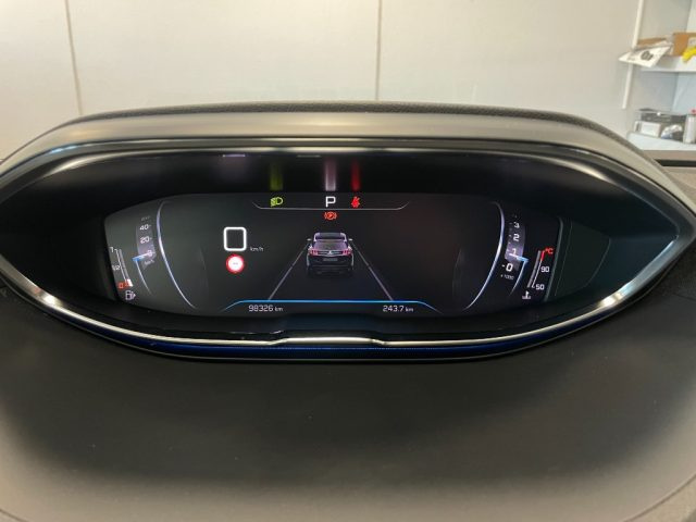 PEUGEOT 3008 usata, con USB