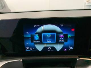 MERCEDES-BENZ GLB 180 usata, con Sensori di parcheggio posteriori