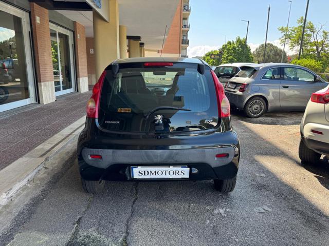 PEUGEOT 107 usata, con Autoradio