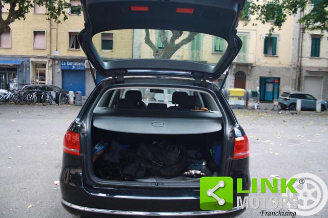 VOLKSWAGEN Passat usata, con USB