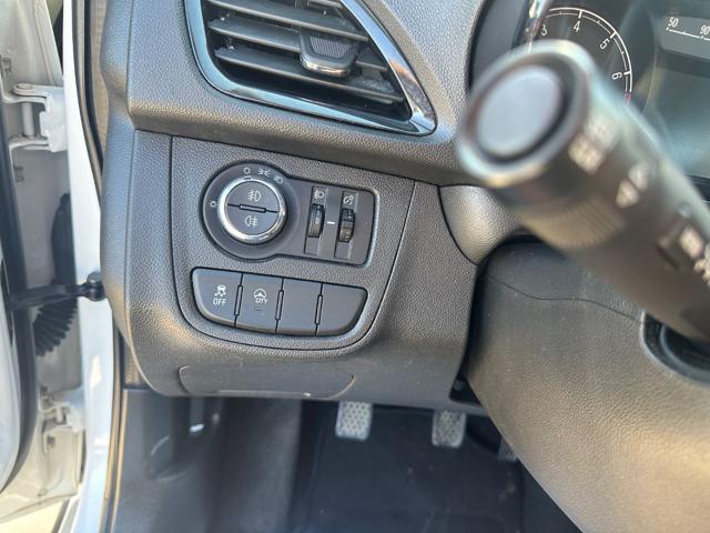 OPEL Karl usata, con MP3