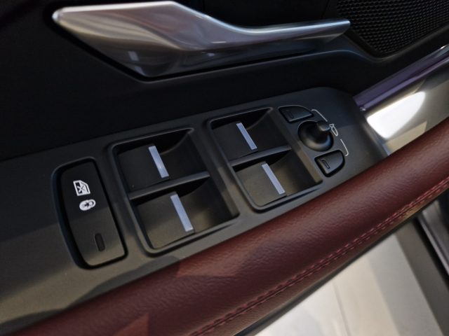 JAGUAR E-Pace usata, con USB