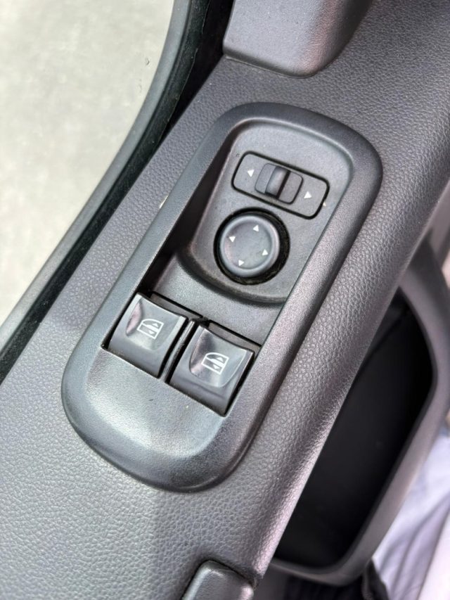 RENAULT Master usata, con Touch screen
