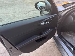 ALFA ROMEO Giulia usata, con Sensori di parcheggio anteriori