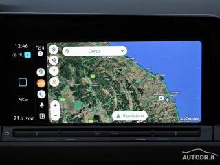 VOLKSWAGEN Golf usata, con Hill holder