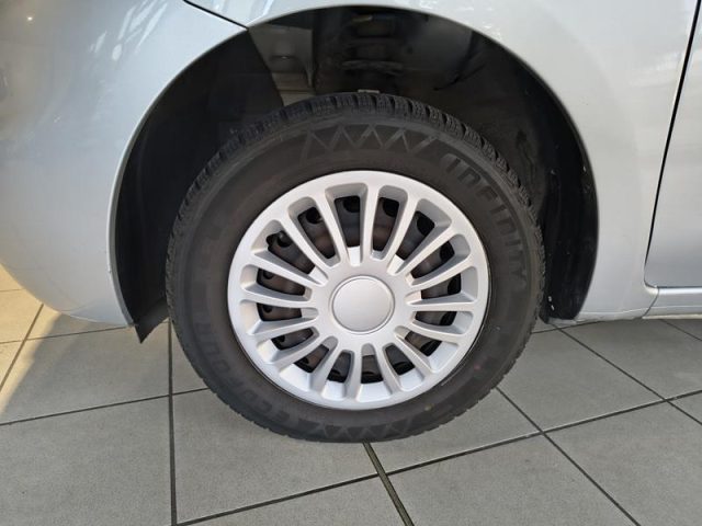 NISSAN Micra usata, con USB