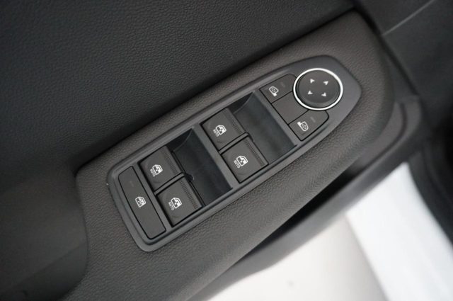 RENAULT Clio usata, con Touch screen